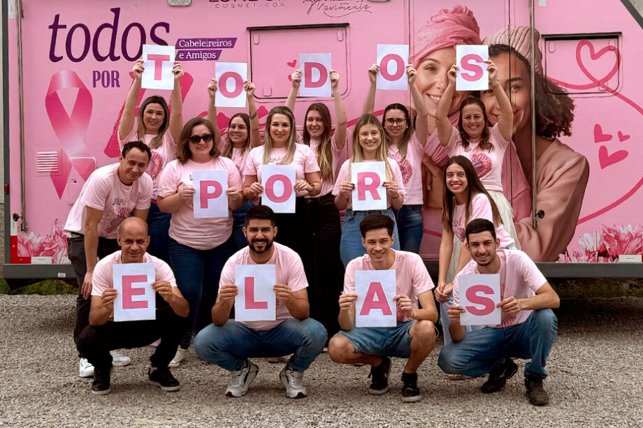 Colaboradores da London Cosméticos apoiando a campanha Todos por Elas